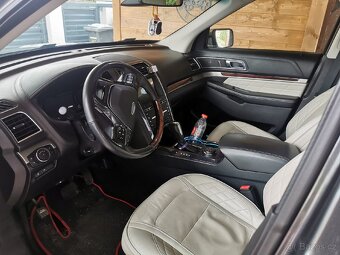 Prodám Ford Explorer Platinum DPH - 5