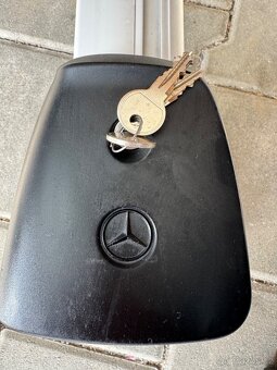 Střešní nosníky na Mercedes Benz E W213 - 5