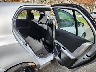 PRODAM TOYOTA YARIS 1,0I, PO SERVISU - 5
