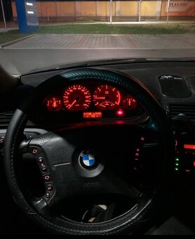BMW 318d E46 – 85kW, manuál, černá metalíza - 5