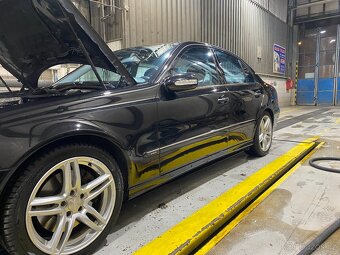 Mercedes Benz E W 211 E 500, 4Matic - 5