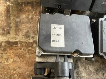 Mercedes w164 w251 w212 w204 w218 ABS kocka - 5