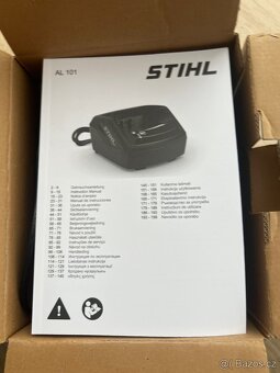 STIHL baterie AP 300S s nabíječkou - 5