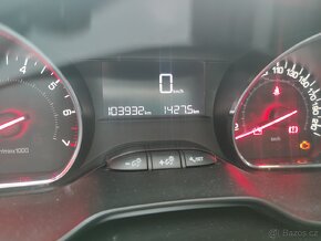 Peugeot 208 1.2 - 5