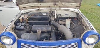Trabant 601 combi + další motor a díly - 5