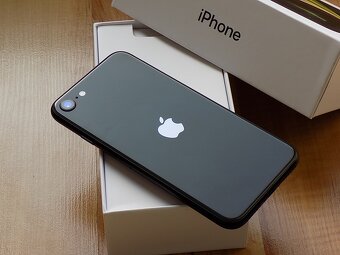 APPLE iPhone SE 2020 64GB Black - ZÁRUKA - TOP STAV-100%bat. - 5