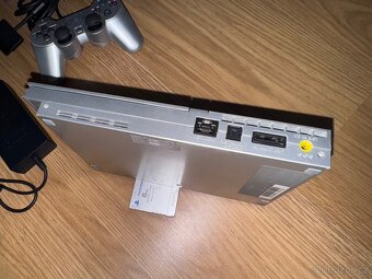 SONY PLAYSTATION 2 SLIM. - 5