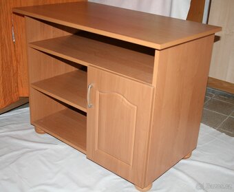 Stolek pod TV se skříňkou - 5