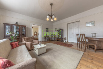 Vesnická usedlost-rodinný dům s hospodářskými stavbami v Ho - 5