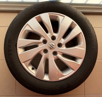 Originální 17” ALU kola Suzuki + koberce - 5