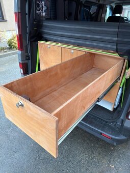 Camping obytná vestavba do dodávky - 5