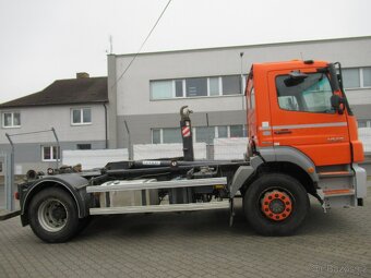 MB Axor 1829 hákový nosič kontejnerů - 5