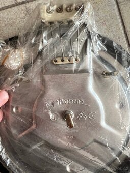 PLOTNA LITINOVÁ D = 180 MM, 230 V, 1500 W - 2 ks - 5