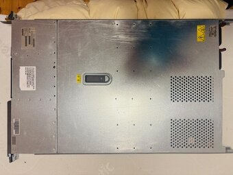 HP ProLiant DL360 G5 – 1× Xeon, 2 GB RAM – 1U rackový server - 5
