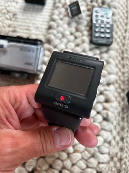 Sony fdr-x3000 s příslušenstvím - 5