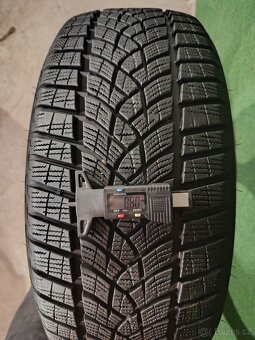 4ks zanovni zimni 215/50/18 Goodyear - 5