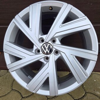 Zánovní orig.alu VW Golf 18" 5x112 model Bergamo - 5