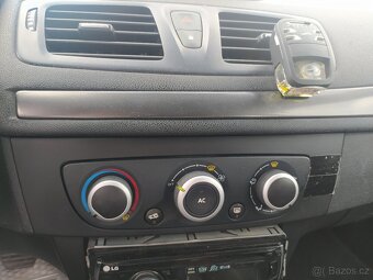 Renault Megane 1.6i LPG kombi benzín plyn 2015 - 5