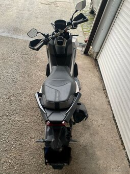 SYM - ADX TG 400 - BÍLÁ - PŘEDVÁDĚCÍ SKÚTR - 5