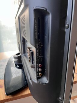 starší plazmová televize LG - 5