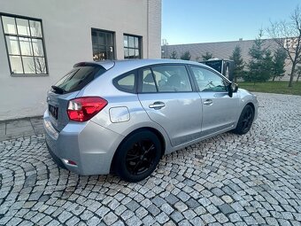 SUBARU IMPREZA 1.6i BENZÍN 4x4 AUTOMAT-VYHŘEV-SERVISKA-2017 - 5