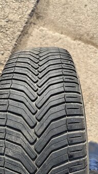 Prodám sadu celoročních pneu Michelin 225/60 R18 104W - 5
