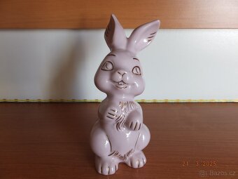 Růžový porcelán Chodov, krásný velký zajíček. - 5
