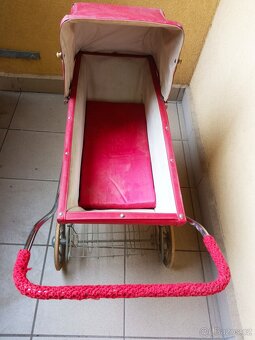 Retro kočárek na panenku - 5