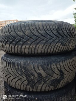 Zimní pneumatiky 195/65 R15 na disku Renault. - 5