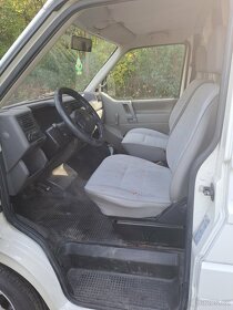 VW Transporter 1. 9 TDI - 5
