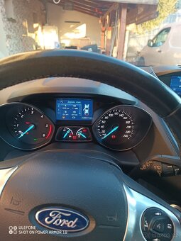 Ford Kuga 4×4, 132 kw Titanium 2.0 tdci - 5