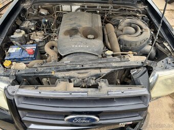 Havarovaný Ford Ranger 2,5 výkon 105kw, najeto 113tis.km - 5