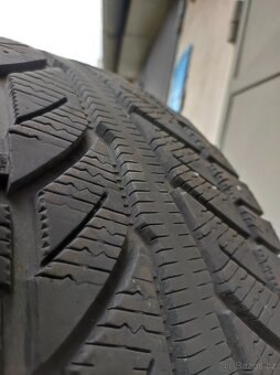 Zimní pneu 215 55. 18 - 5