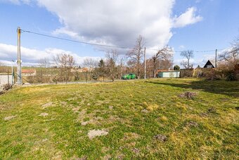 Prodej stavebního pozemku 946 m² Páleč - 5