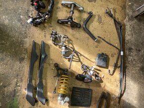 Yamaha R6 1998 - 2002 náhradní díly - 5