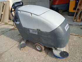 PODLAHOVÝ MYCÍ STROJ NILFISK BA 651,ČRrv 9/2015,dph - 5