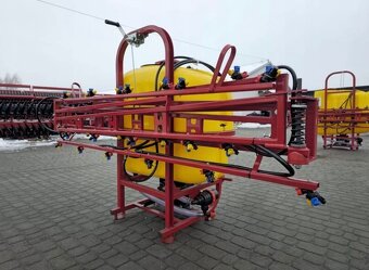 Postřikovač na traktor Strumyk - 5
