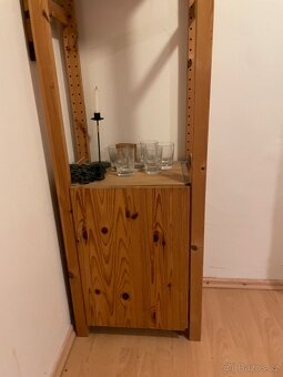 Dřevěná prosklená vitrína - 5