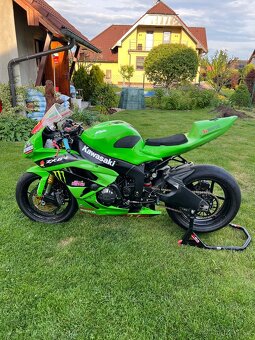 Kawasaki ZX6R Ninja - 5