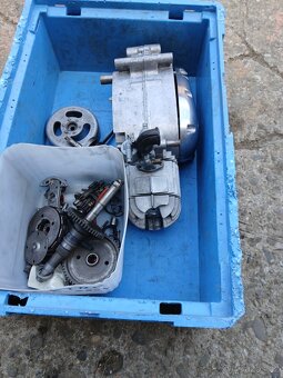 Motor Jawetta,krasny szav 2500kc - 5