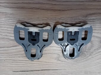 Cyklistické tretry Shimano s nášlapnými pedály a kufry - 5