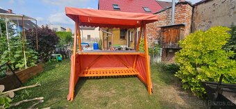 Dřevěný prodejní stánek - 5
