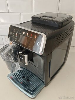 Kávovar Philips EP5500 + záruka 12 měsíců - 5