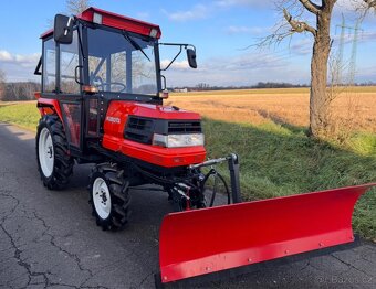 Japonský traktor KUBOTA GL 21 Diesel motor 3 válec, 21HP - 5