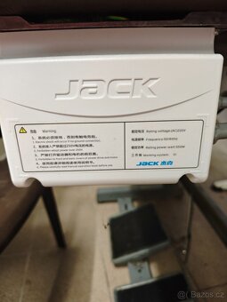 Pětinitný stroj Juki MO-2416 - 5