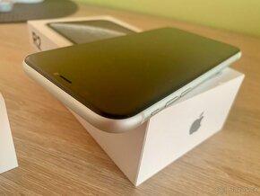 Apple iPhone XR 64 GB bílá, rok záruka, super stav - 5