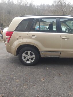 Suzuki Grand Vitara 2.0 4x4 benzín Zlatá metal - 5