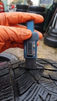 Zimní pneu Goodyear UltraGrip SUV 235/55 R18 - 5