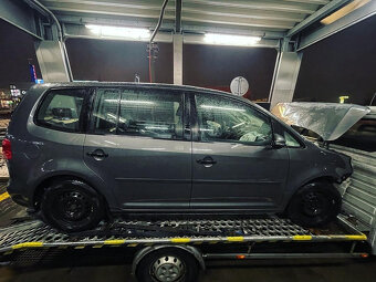 Vůz na náhradní díly VW Touran 1T3 2012 CAYC MFR LD7R - 5