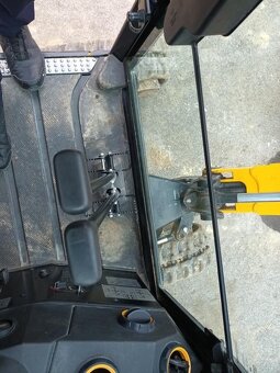 Minibagr JCB 19C-1 - 5
